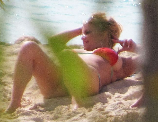 Jessica Simpson Bikini in Tahiti