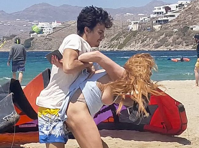 Lindsay Lohan Boob Slip During Fighting At The Beach
