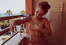 Zara Larsson Nude