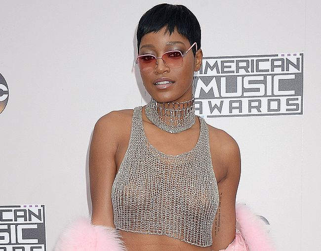 Keke Palmer Shakes Her Boobs Without Bra In The Transparent Dress
