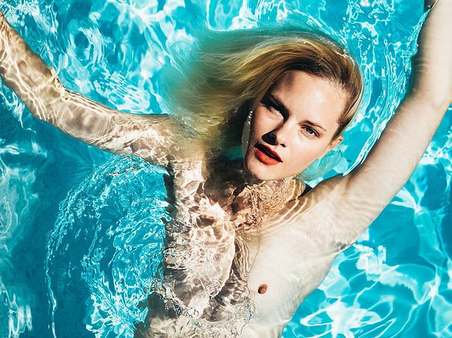 Hannah Holman Posing Completely Nude In The Pool