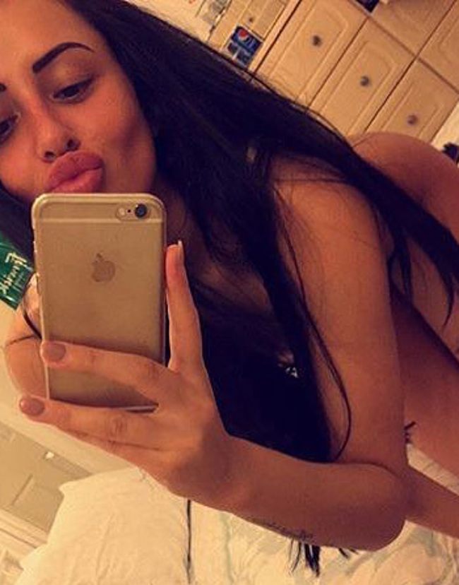 Marnie Simpson Nude Leaked Selfie and Pussy Upskirt Shots