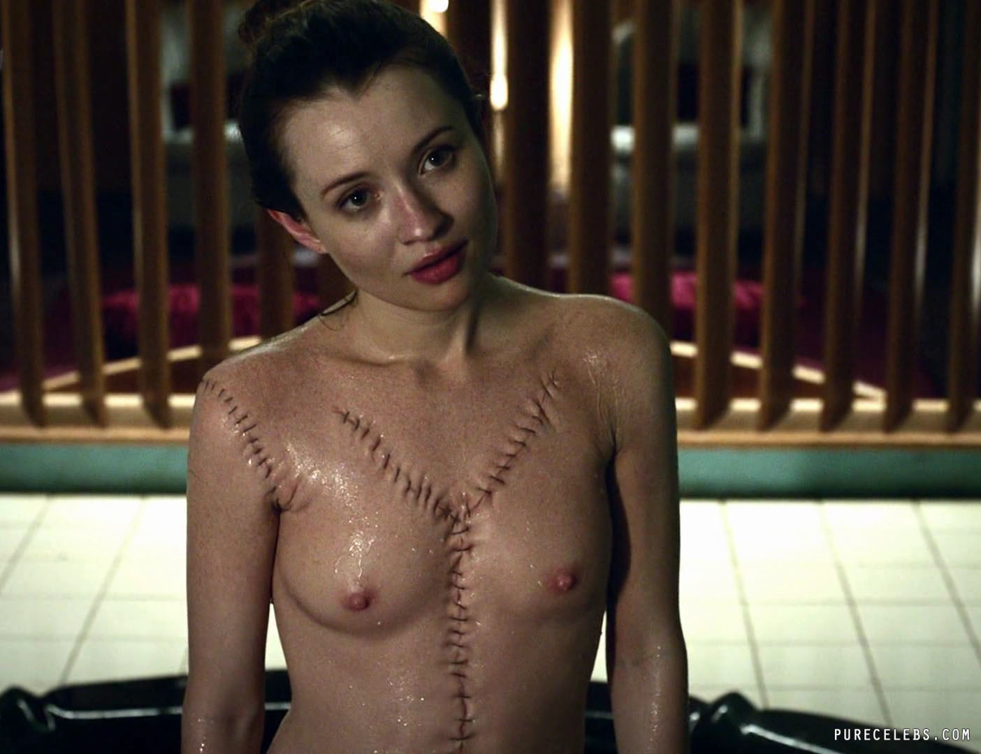 Emily Browning Nude In American Gods s01e05.