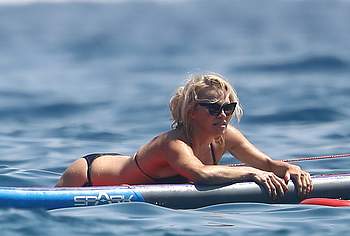Pamela Anderson Nude