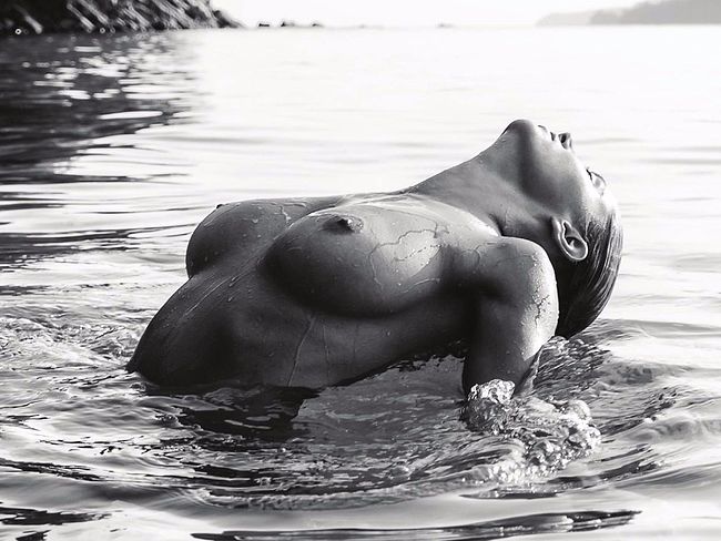 Genevieve Morton Frontal Nude Posing Photos