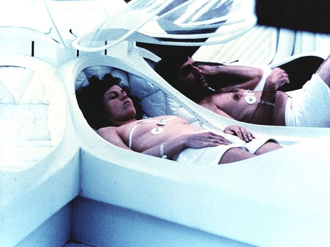 Sigourney Weaver Topless And Underwear Behind Scenes