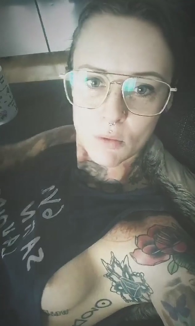 Jennifer Weist Niple Slip And Sexy Selfie Photos