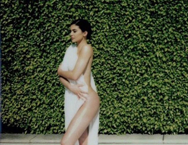 Kylie Jenner Nude And Sexy Polaroid Style Photos