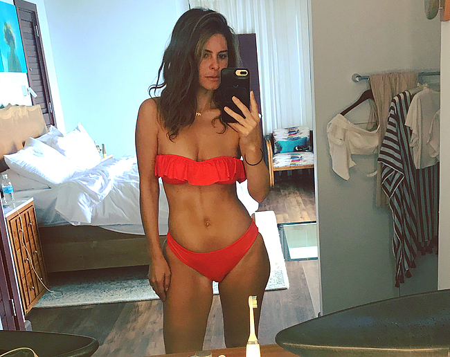 Maria Menounos Tanning In Sexy Bikini On Vacation