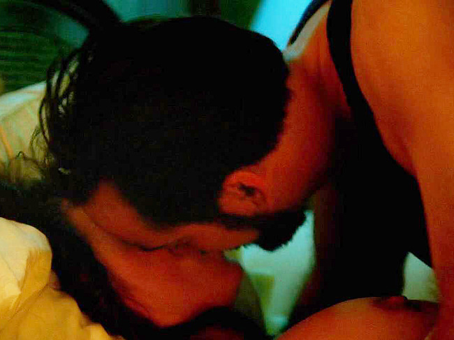 Robin Tunney Sex Scene From Looking Glass 2018