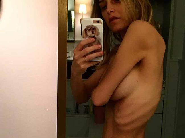 Jenny Mollen Shooting Herself Naked After Pregnancy