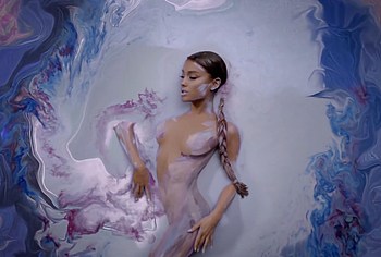 Ariana Grande nude