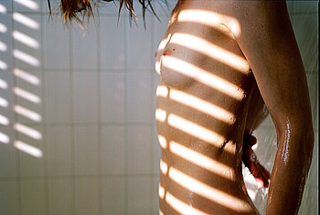Kerry Bishe nude
