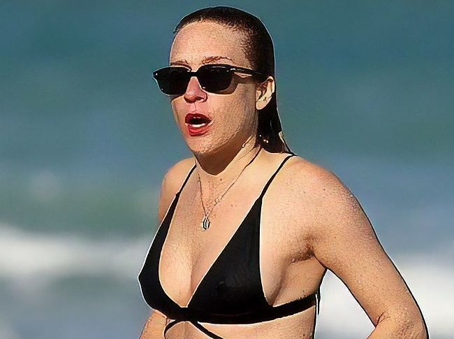 Famous Actress Chloe Sevigny Caught Sunbathing On A Beach