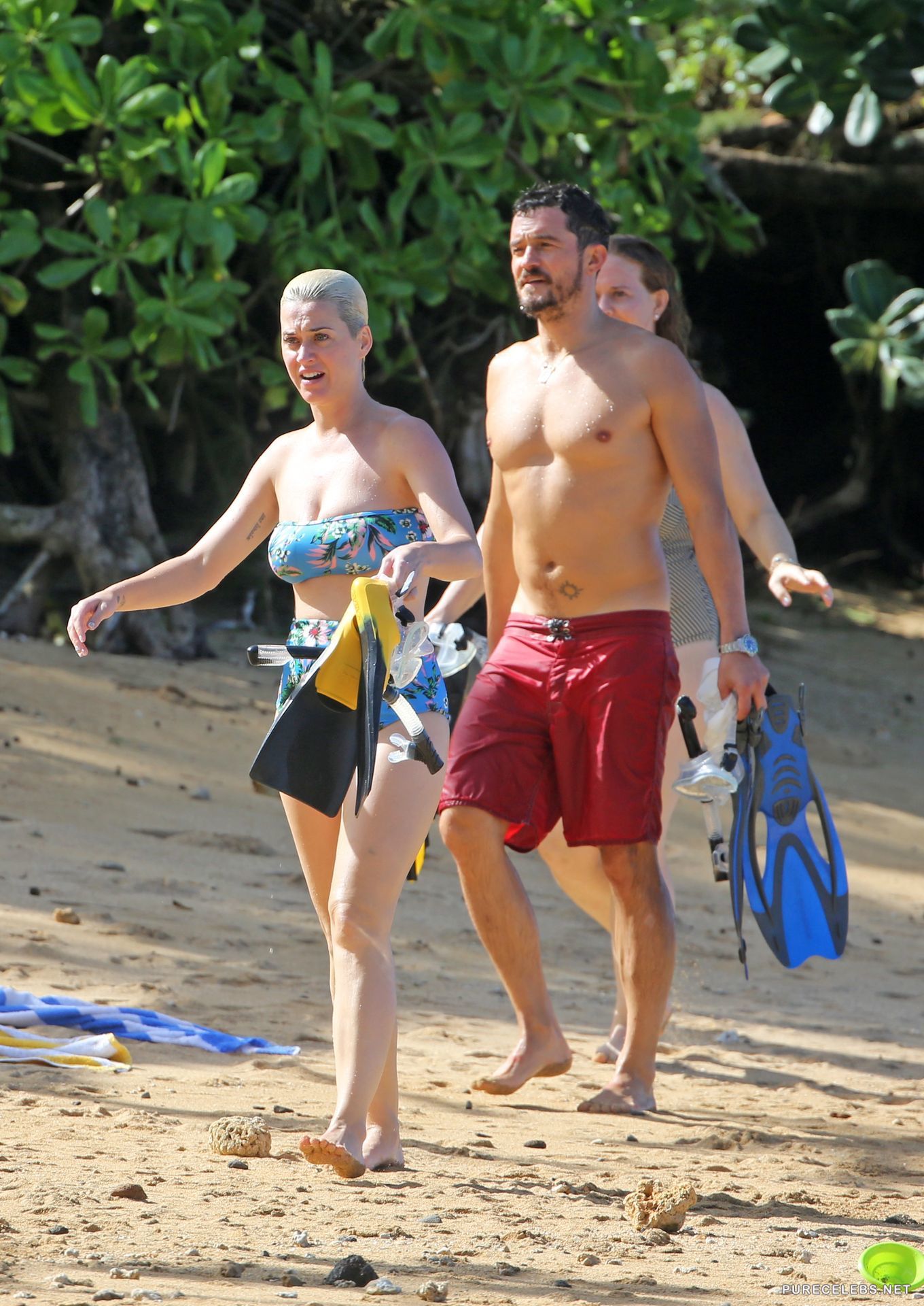 BOKISSONTHRONE NEWS: Orlando Bloom nude on vacation with 