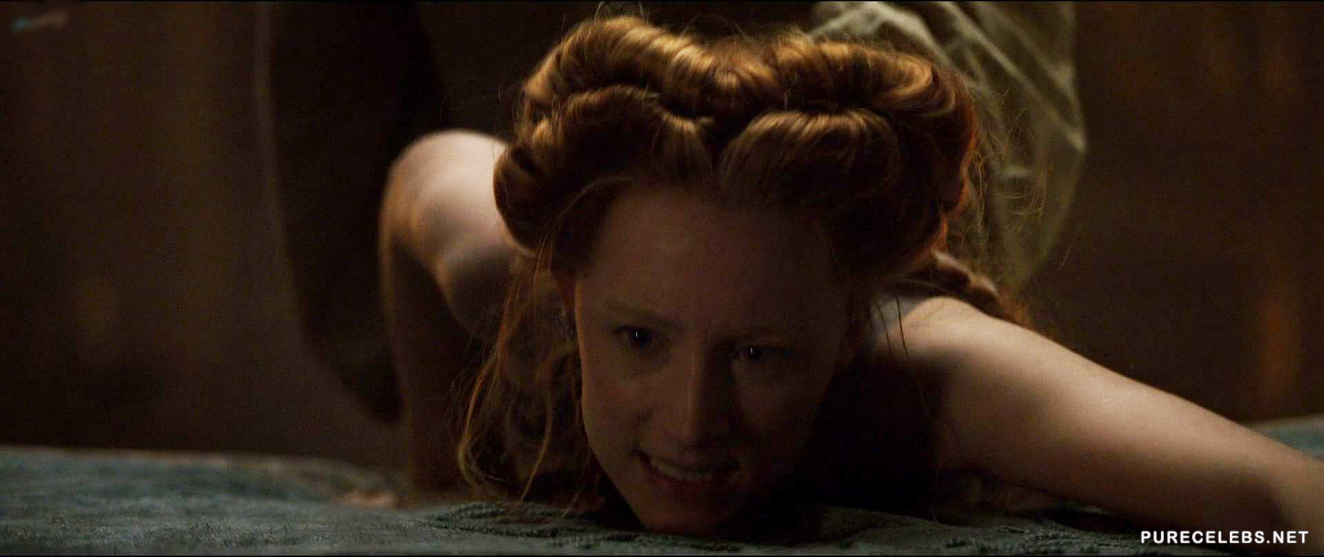 Saoirse Ronan plays Mary, the queen of Scots and she takes a very sexy bath...