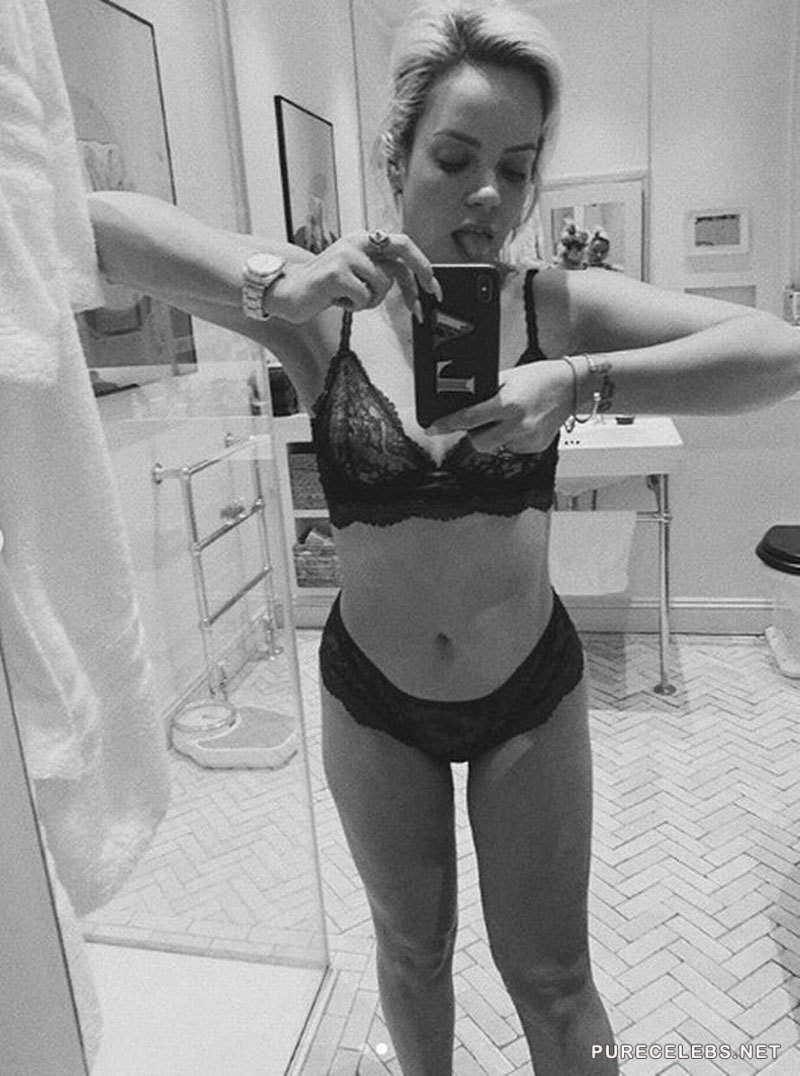 Leaked celebrity lily allen topless selfie photos