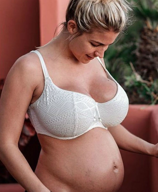 Gemma Atkinson Pregnant In Sexy Bra