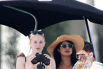 Priyanka Chopra & Sophie Turner nude