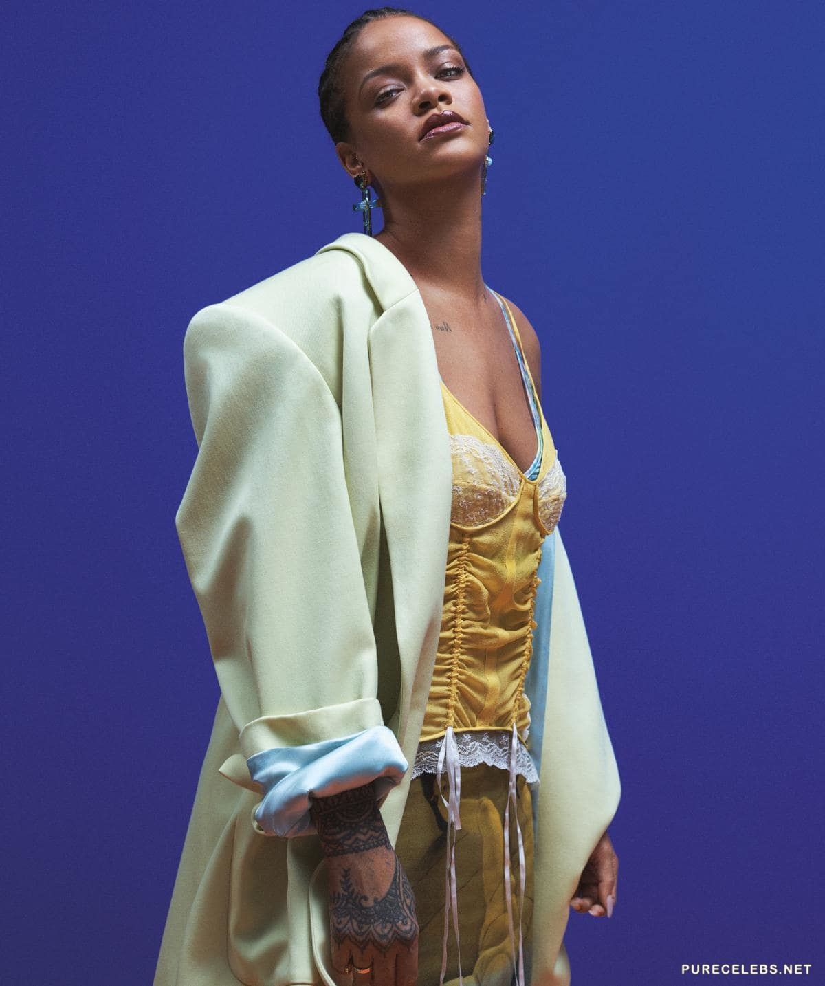 Rihanna Posing Sexy For Vogue Australia May 2019 Issue