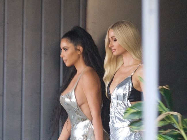 Kim Kardashian & Paris Hilton Paparazzi Sexy Photos