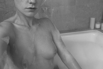 Anna Paquin nude