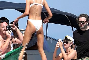 Kristen Stewart & Stella Maxwell nude