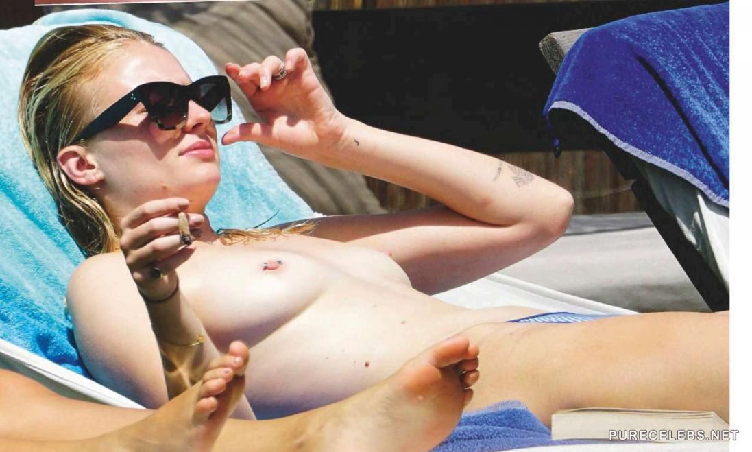 Carter topless kaitlynn Yahooist Teil