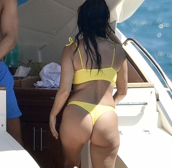 Kardashian nude ass kourtney KUWTK's raunchiest