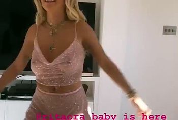 Rita Ora Pussy