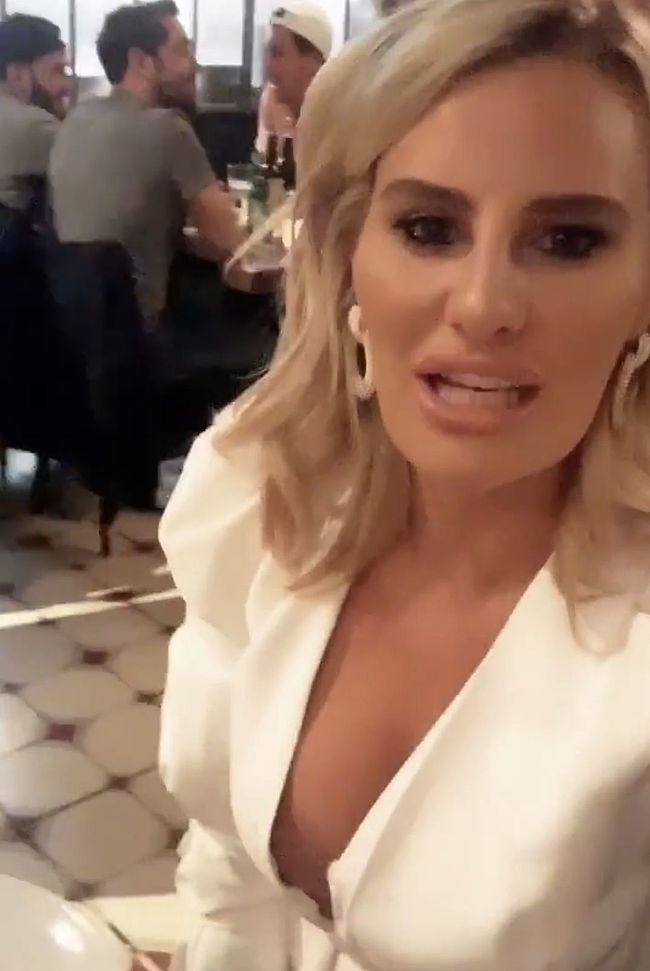 Blonde Celebrity Danielle Armstrong Oops Moment