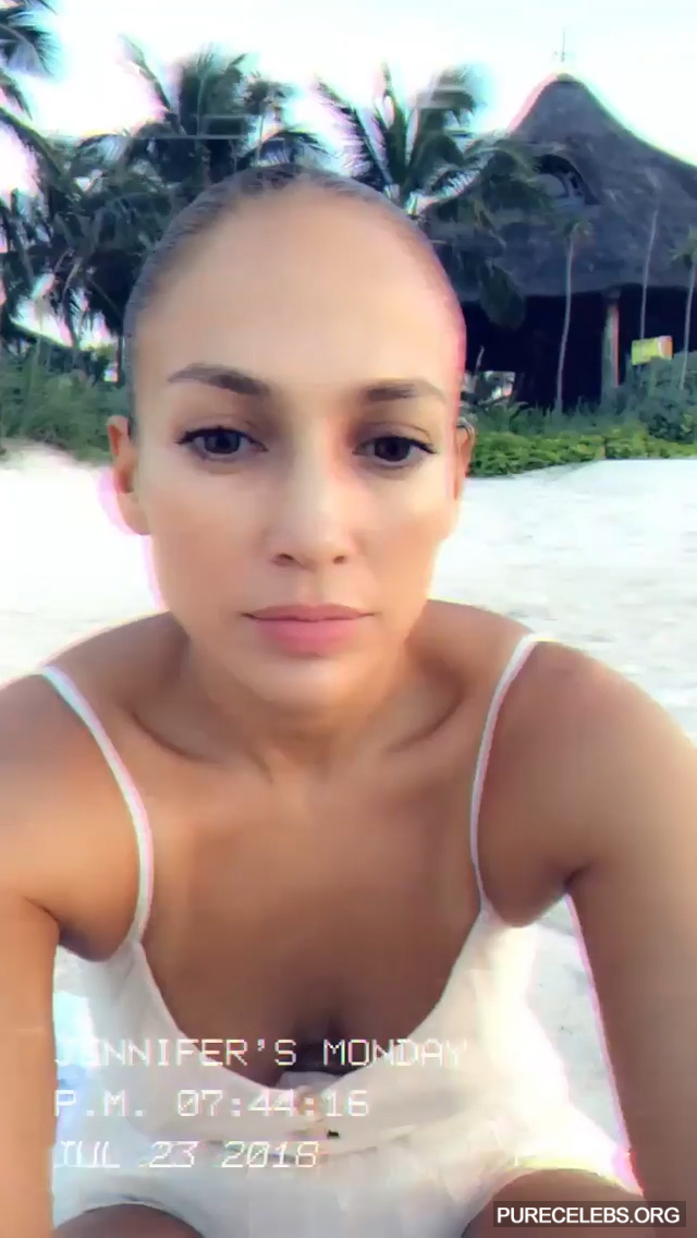 Jennifer Lopez Deep Cleavage Selfie Video - NuCelebs.com