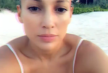 Jennifer Lopez Deep Cleavage and Boobs Slip Selfie 