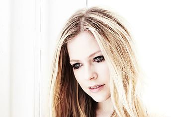 Avril Lavigne naked