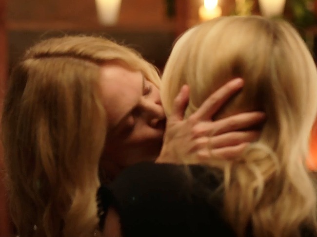 Heather Graham Sexy & Lesbian Kiss in Desperados