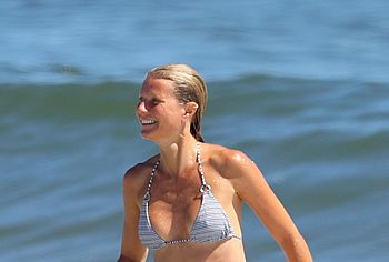 Gwyneth Paltrow topless