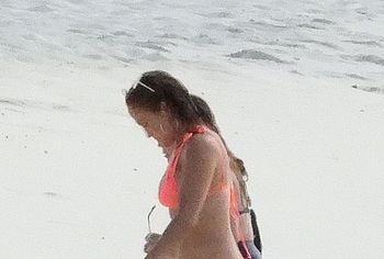 Jennifer Lopez leaked nude photos