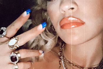 Rita Ora sexy selfie