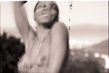 Tinashe topless photos