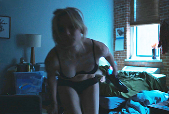 Kaley Cuoco nude movie scenes
