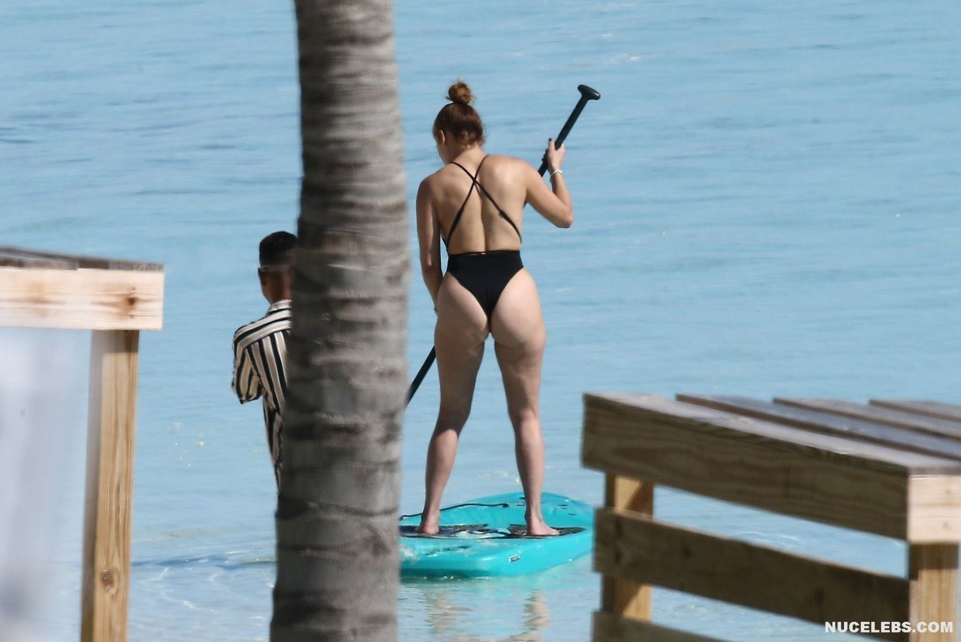 Leaked jennifer lopez huge cameltoe and thong bikini photos