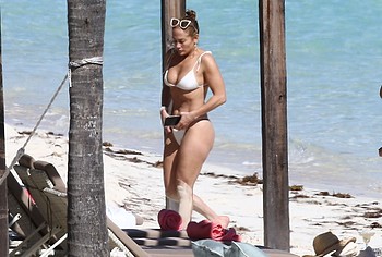 Jennifer Lopez thong bikini