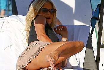 Victoria Silvstedt oops