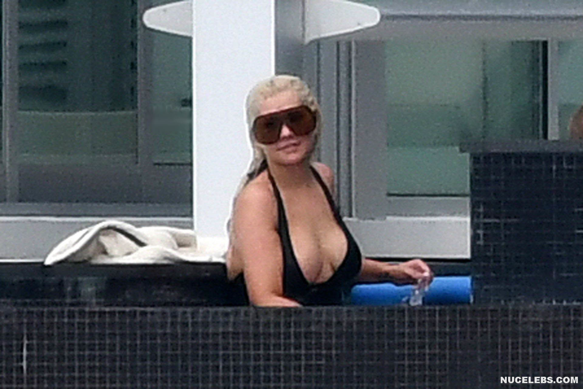Agulara nude cristina Christina Aguilera