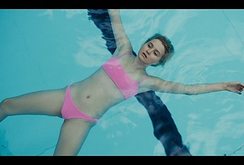 Julia Goldani Telles wet bikini
