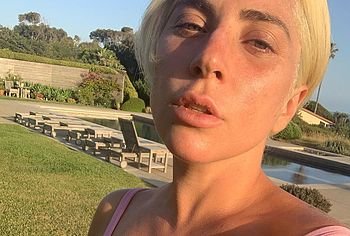 Lady Gaga bikini selfie