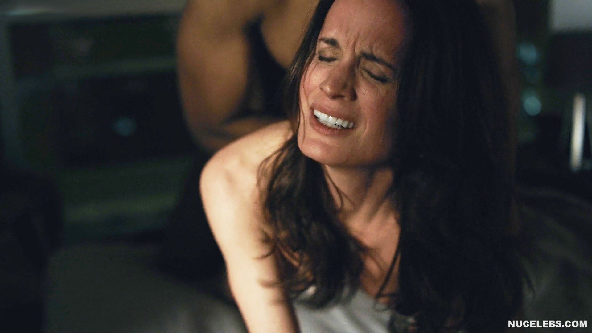 Elizabeth Reaser Nude And Hot Doggy Sex in Easy.