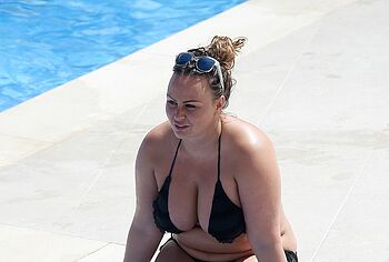 Chanelle Hayes nude boobs