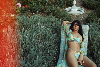 Rihanna bikini photos