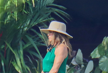 Jennifer Aniston paparazzi